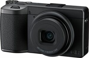 RICOH GR IV Monochrome – Cámara Compacta Premium