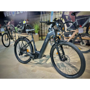 Bicicleta eléctrica Trekking FOCUS AVENTURA² 6.7 Open 2024
